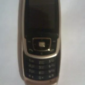 Продаю мобильный телефон  Samsung SE 830