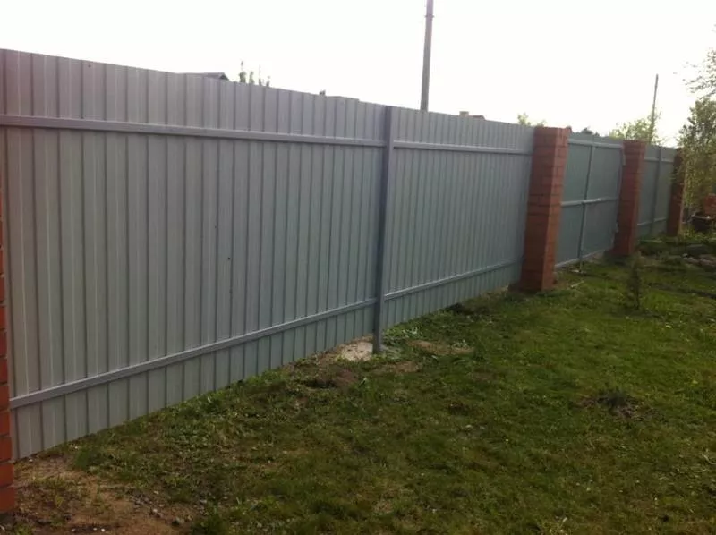Забор из металлопрофиля 1, 7 метра