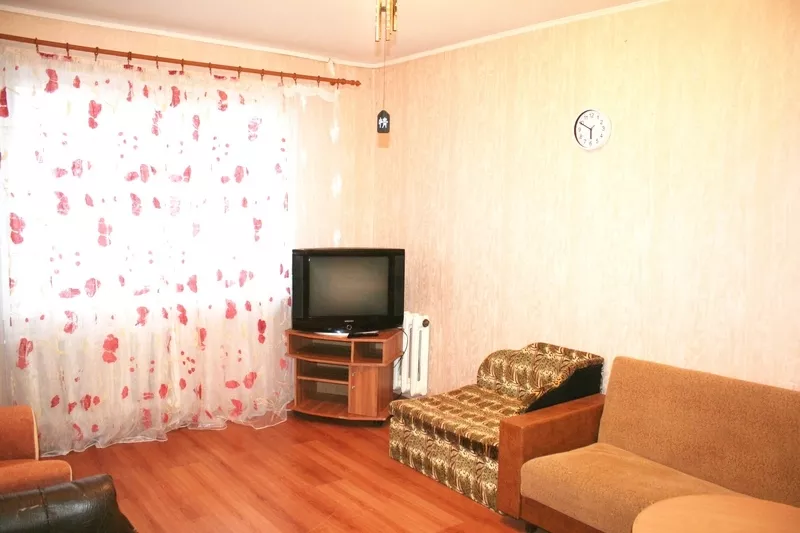 2-комнатная квартира в микрорайоне Мельников Луг на сутки
