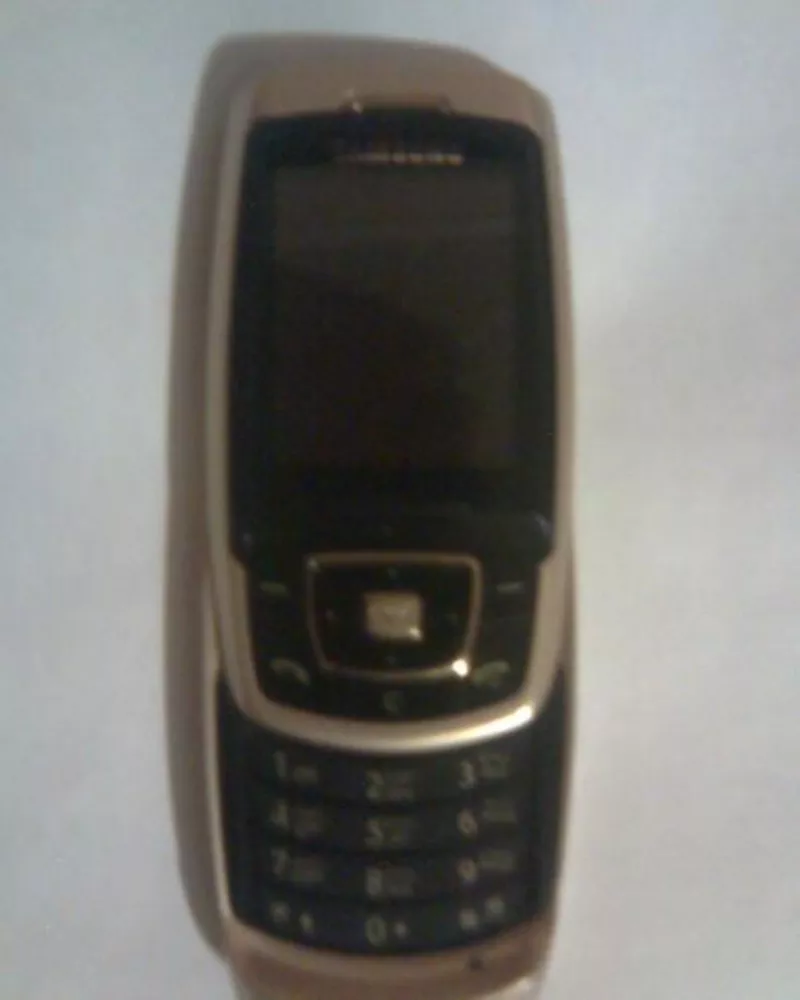 Продаю мобильный телефон  Samsung SE 830